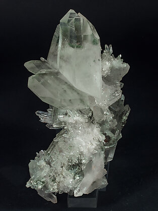 Quartz with Chlorite inclusions. Side