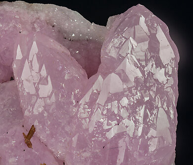 Quartz (variety rose quartz) with Eosphorite. 