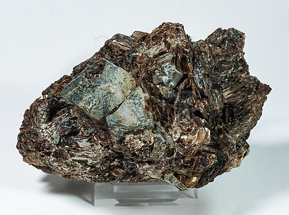 Diaspore after Spinel with Muscovite.