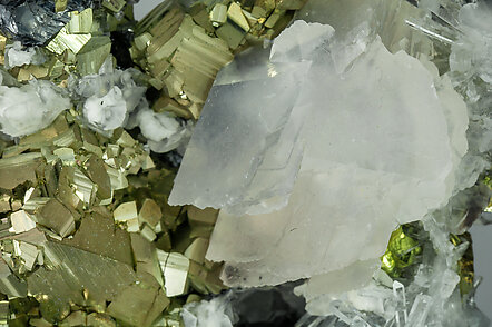 Pyrite with Calcite, Sphalerite and Quartz. 