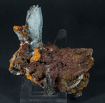 Baryte with Calcite and limonite. Front
