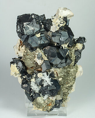 Sphalerite with Calcite, Quartz and Pyrite after Pyrrhotite. 