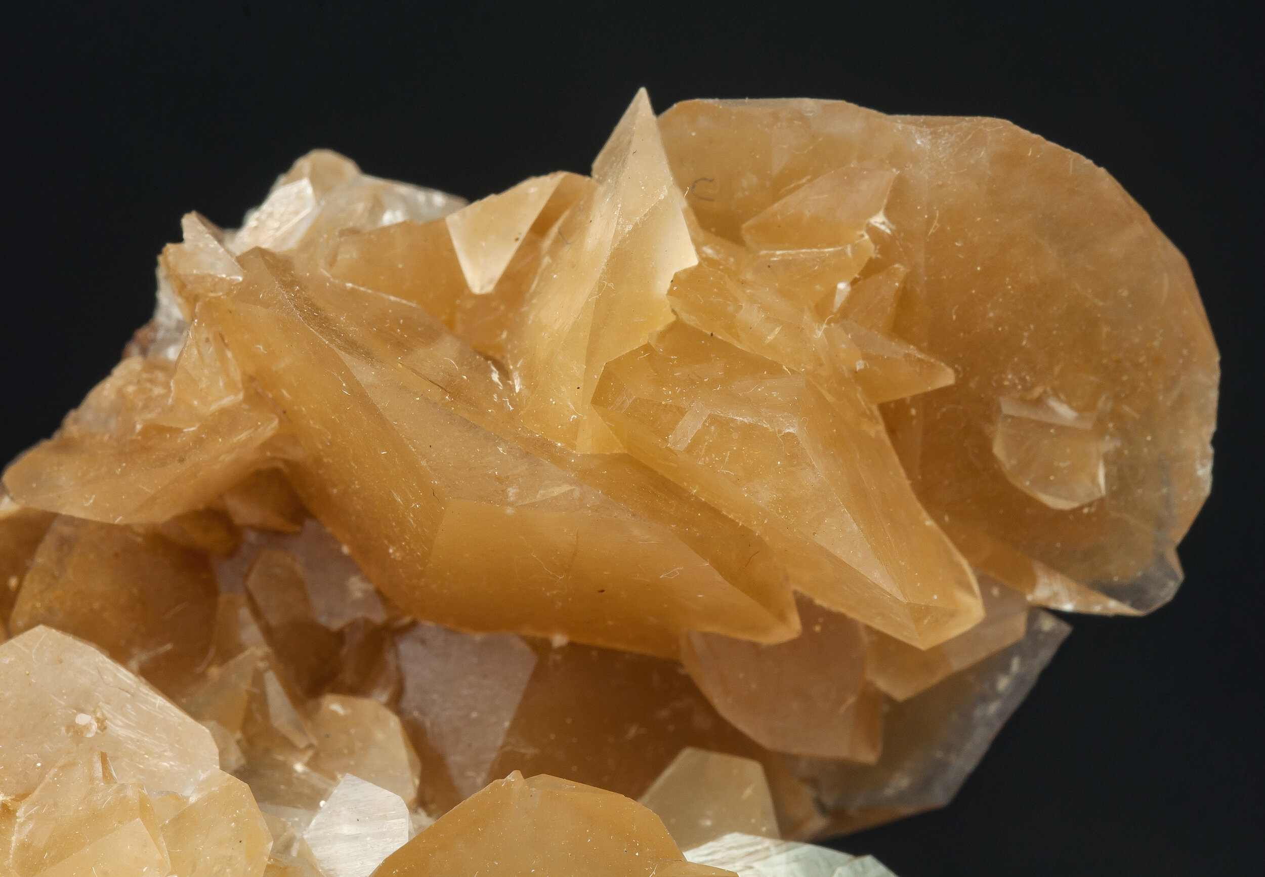 specimens/s_imagesAQ0/Calcite-JFD235AQ0d.jpg