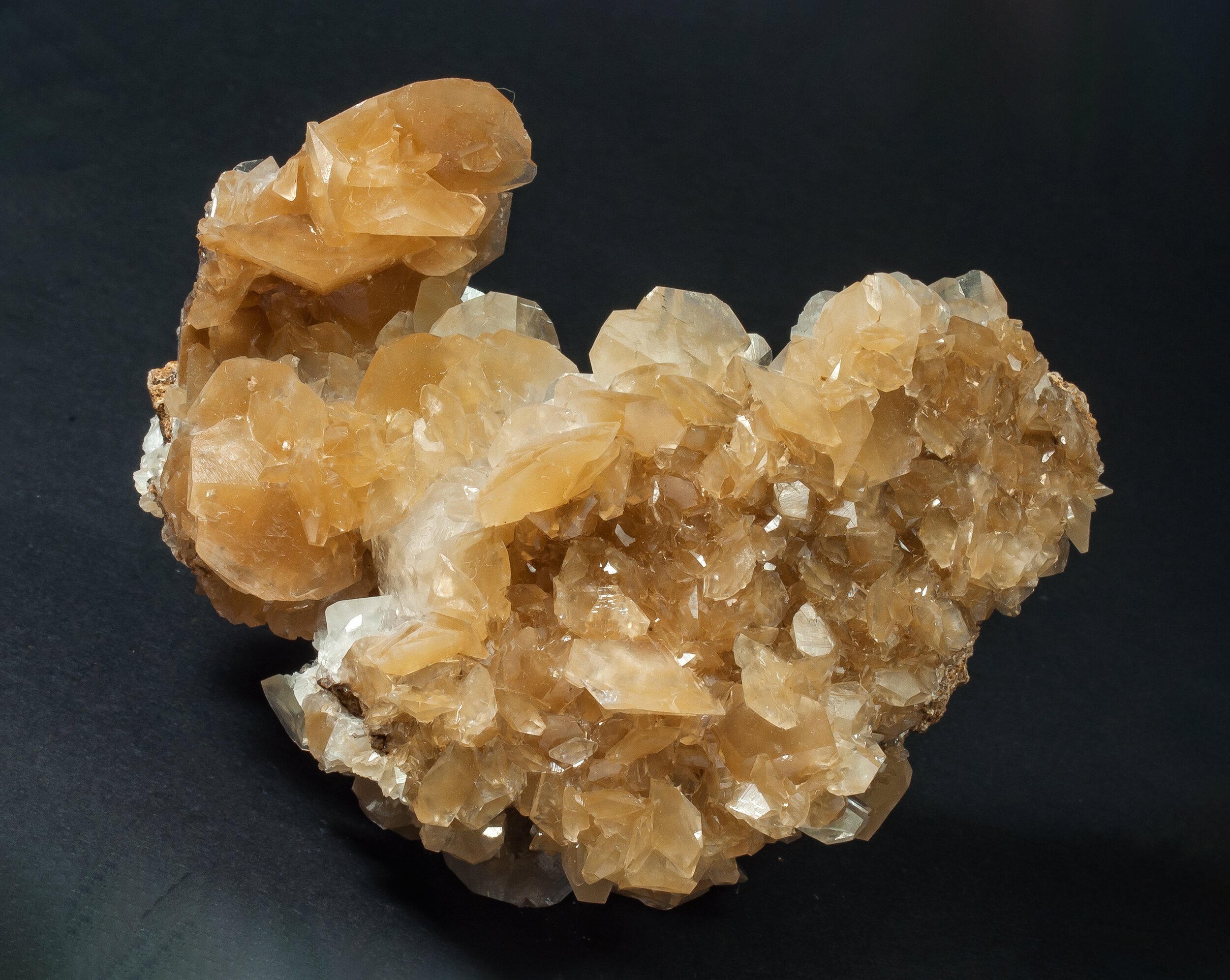 specimens/s_imagesAQ0/Calcite-JFD235AQ0f.jpg