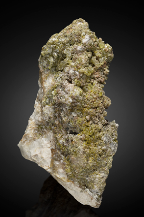 Calomel with Eglestonite, Mercury and Cinnabar. Photo: Mark Mauthner