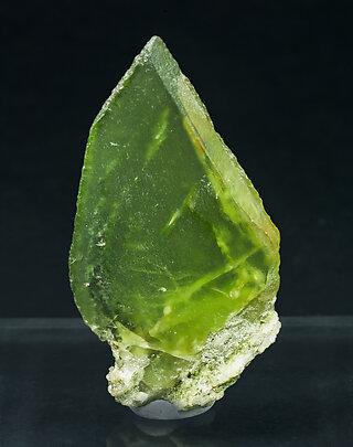 Titanite with Albite. Front