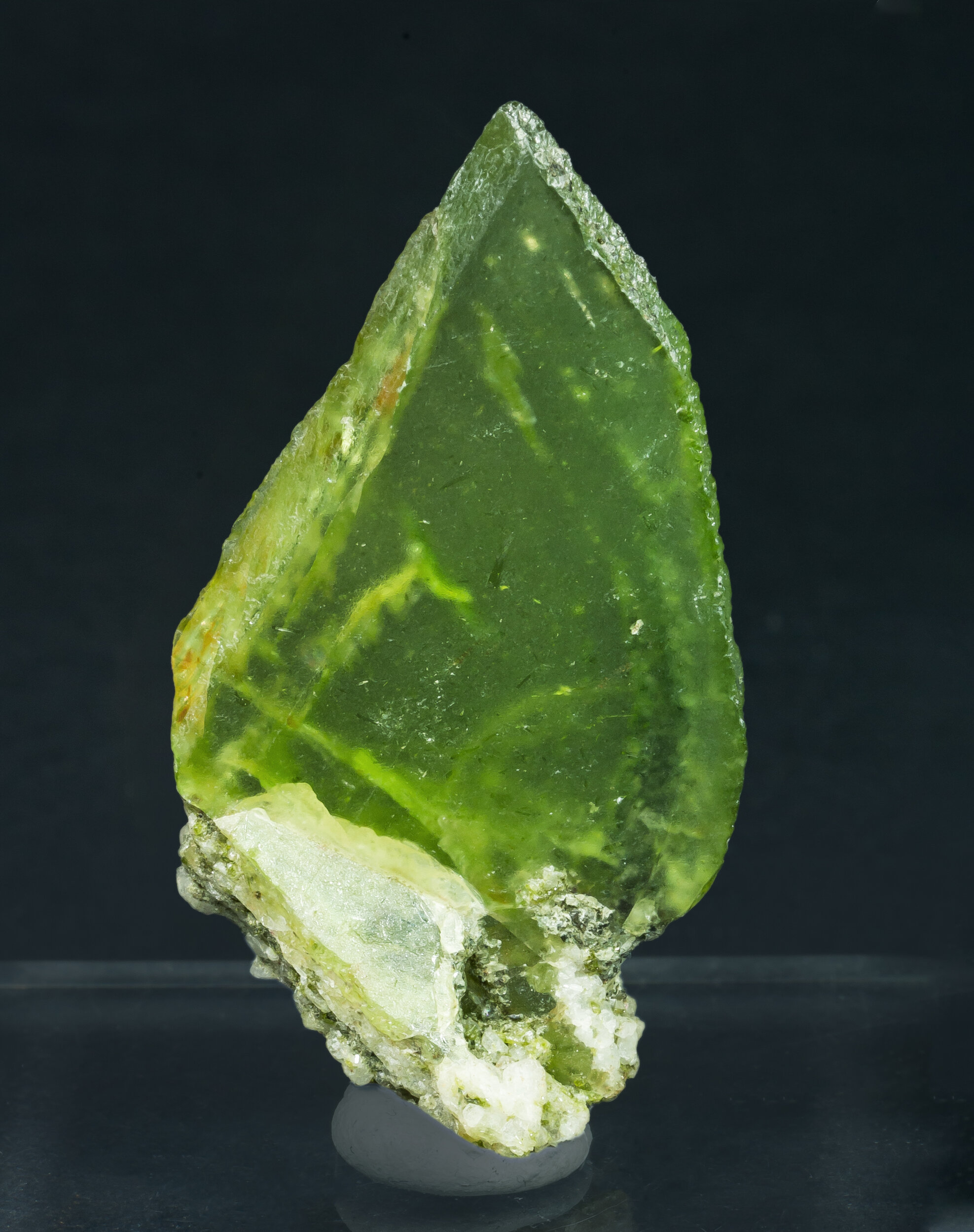 specimens/s_imagesAQ0/Titanite-TTX49AQ0r.jpg