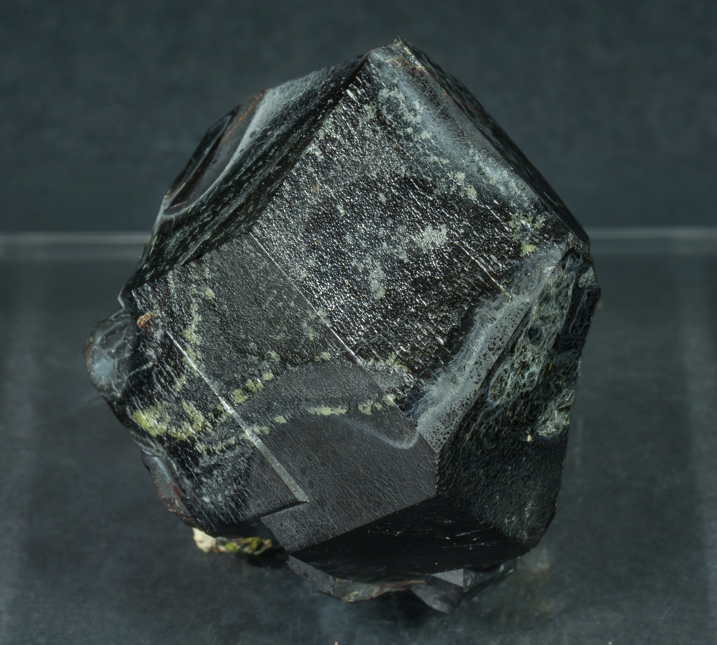 specimens/s_imagesAQ1/Andradite-ETP67AQ1s.jpg