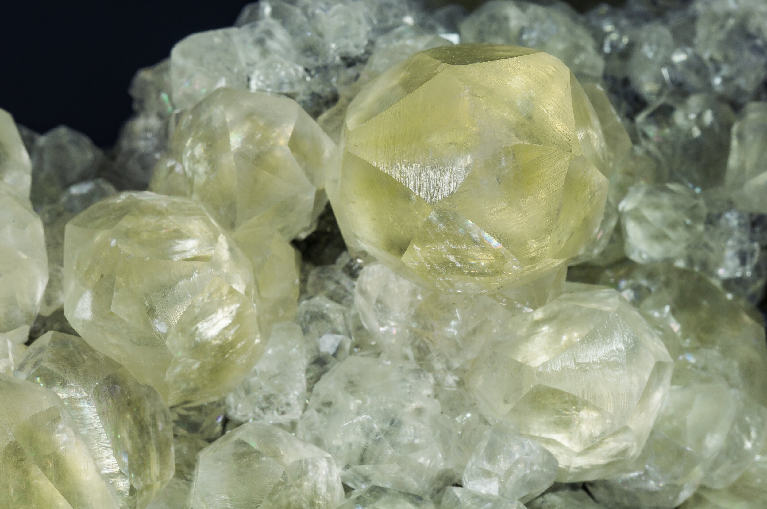 specimens/s_imagesAQ1/Calcite-EFM86AQ1d.jpg