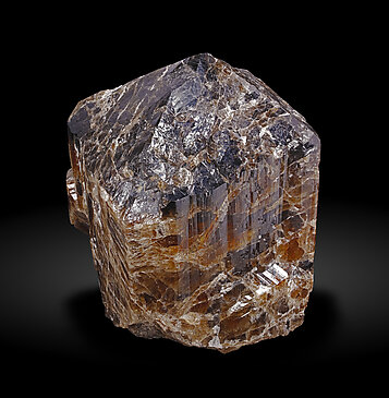 Cassiterite. Side / Photo: Joaquim Calln