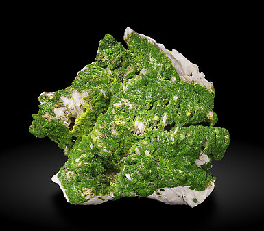 Pyromorphite with Baryte. Front / Photo: Joaquim Calln