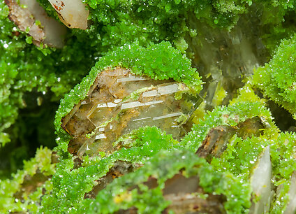 Pyromorphite with Baryte. 