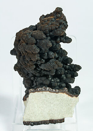 Goethite coating Siderite.