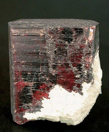 Tantalite-(Mn).