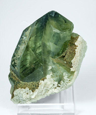 Fluorapatite with Calcite and Chlorite. Front