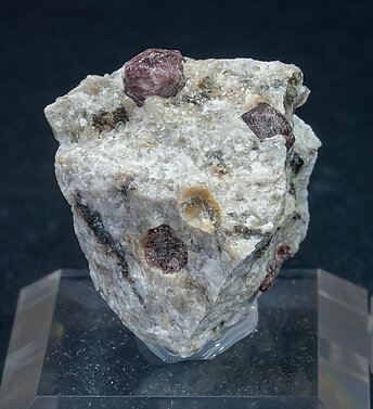 Almandine, Quartz.