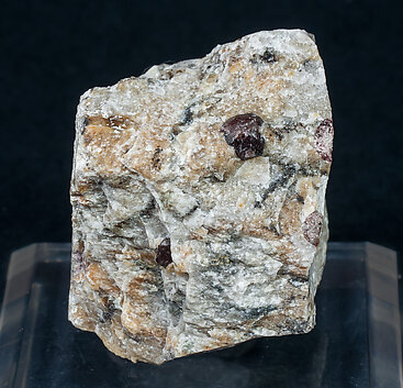 Almandine, Quartz. 