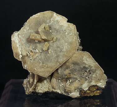 Arsenopyrite, Siderite, Ferberite. Rear