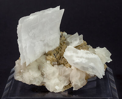 Calcite, Dolomite, Sphalerite, Pyrite.