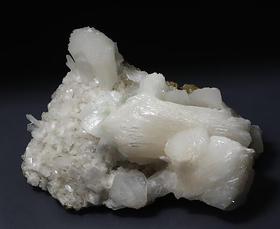 Stilbite-Ca, Fluorapophyllite-(K).