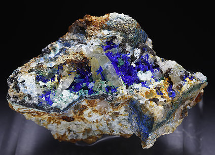 Linarite, Brochantite, Quartz. 