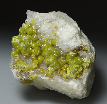 Pyromorphite, Quartz.