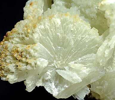 Prehnite. Detail