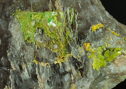 Pyromorphite after Galena, Quartz. Detail