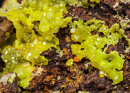 Pyromorphite, Wulfenite. Detail