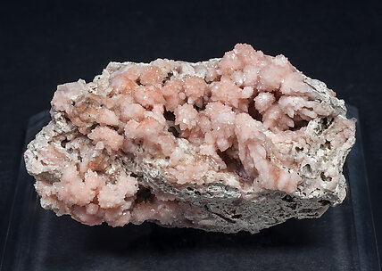 Quartz (variety rose quartz). 