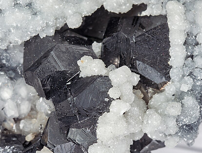 Sphalerite, Calcite. Detail