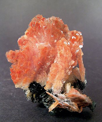 Realgar included in Baryte.