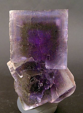 Fluorita. luz de lámpara