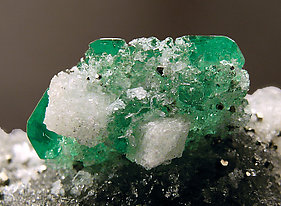 Beryl (variety emerald) doubly terminated. Bottom