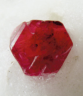 Spinel with Calcite. 