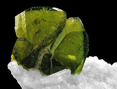 Titanite on Albite. 