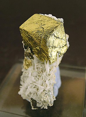 Chalcopyrite with Quartz.