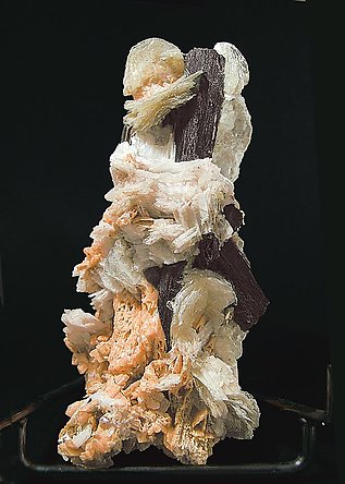 Polylithionite with Serandite, Aegirine and Leucophanite.