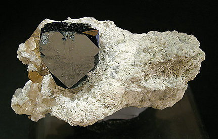 Bixbyite with Topaz. Front