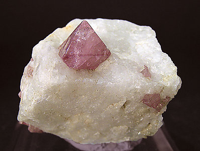 Spinel with Calcite.