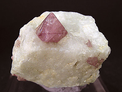 Spinel with Calcite. 