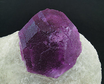 Fluorite on Quartz (Opal). 