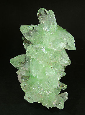 Fluorapophyllite-(K). Front