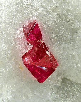 Spinel on Calcite. 