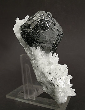 Doubly terminated Sphalerite with Quartz. Left side