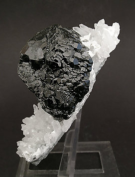 Doubly terminated Sphalerite with Quartz. Right side