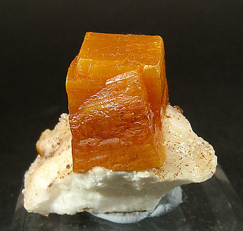 Wulfenite. Side