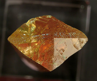 Topaz 'saramenha'. Top