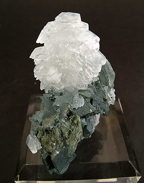 Calcite with Siderite and Quartz.