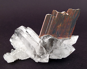 Brookite on Quartz.